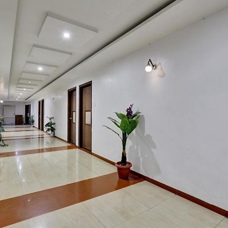 אחמדאבאד Collection O 82926 Hotel Royal Plaza מראה חיצוני תמונה