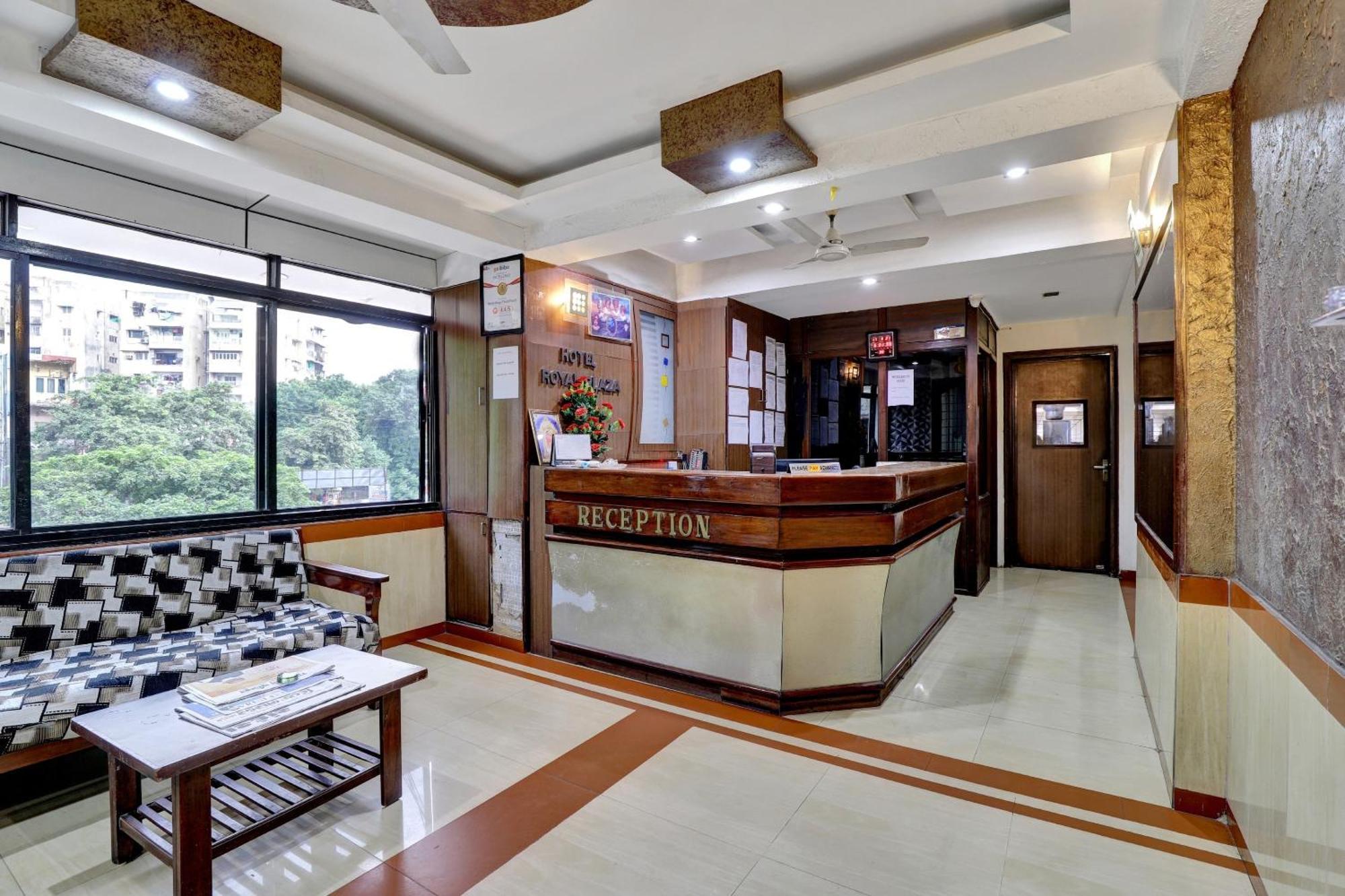 אחמדאבאד Collection O 82926 Hotel Royal Plaza מראה חיצוני תמונה