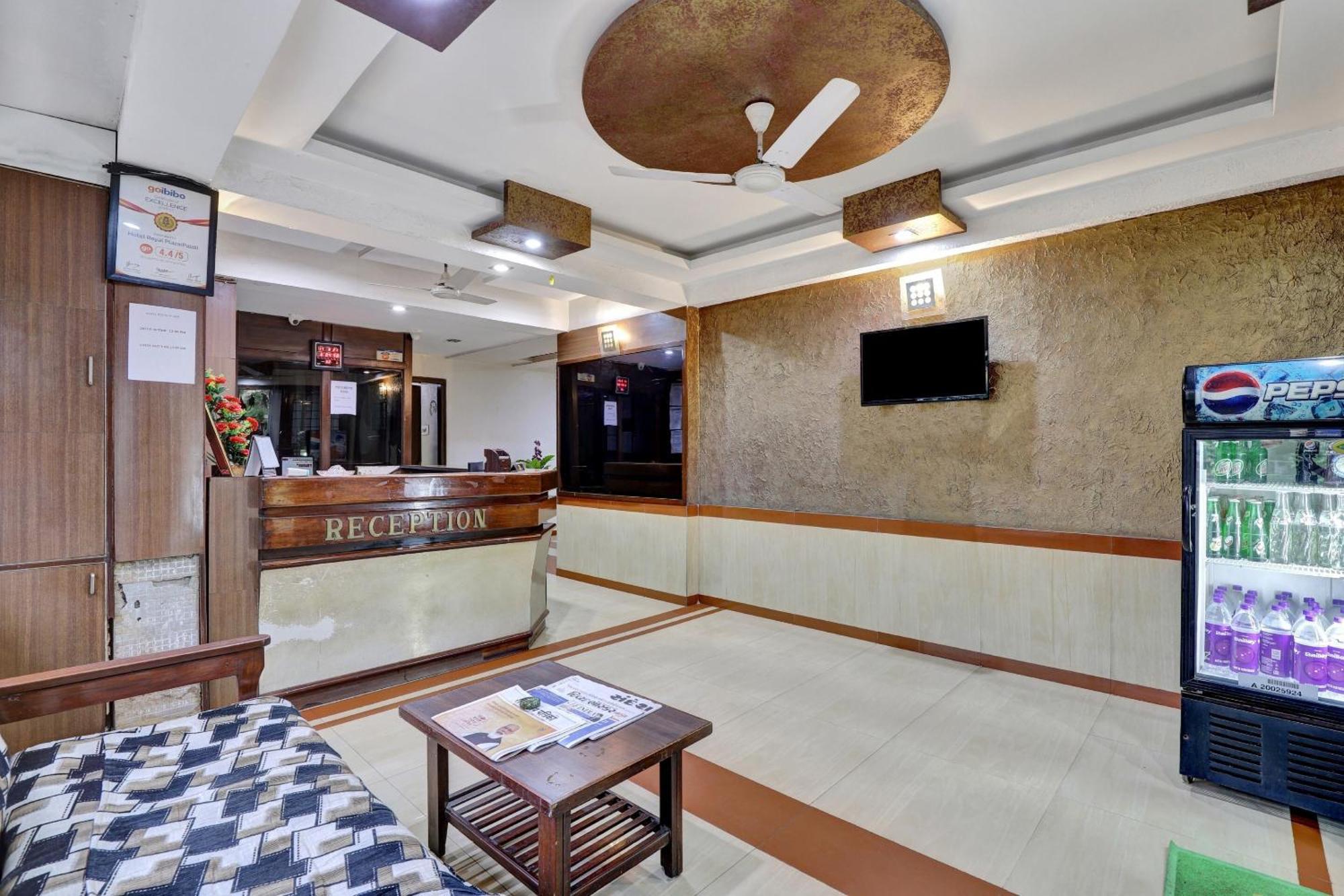 אחמדאבאד Collection O 82926 Hotel Royal Plaza מראה חיצוני תמונה